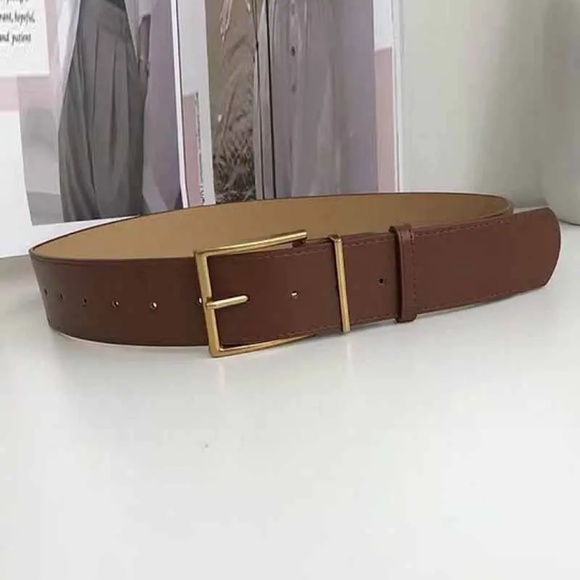 Gold Buckle Belt - Picture 2 of 2